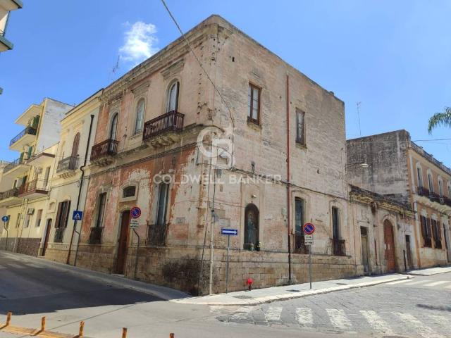 Palazzo / Stabile in vendita a Brindisi BR