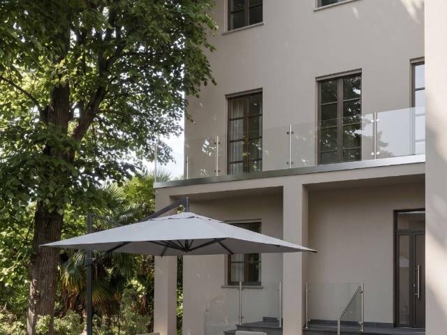 Palazzo / Stabile in vendita a Cuasso al Monte VA