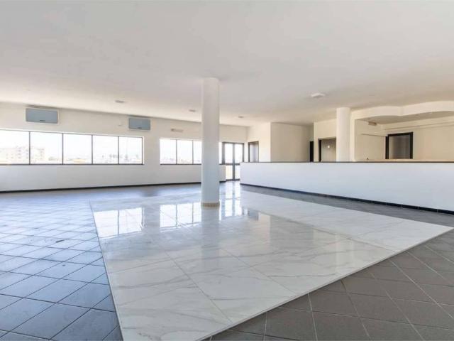 Palazzo / Stabile in vendita a Cagliari CA