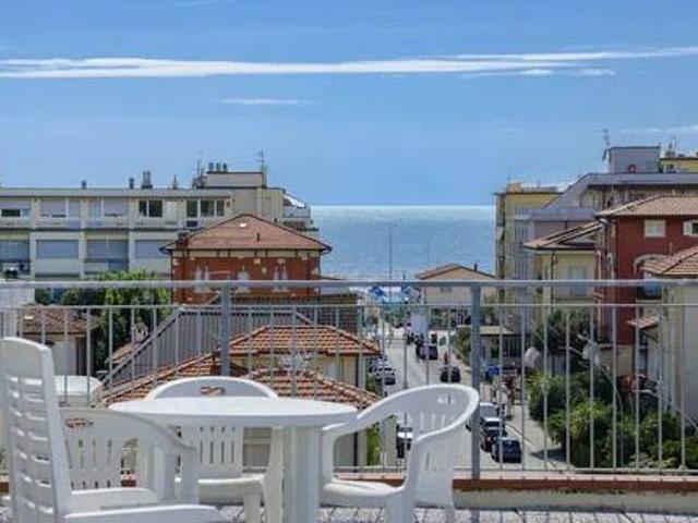Palazzo / Stabile in vendita a Camaiore LU