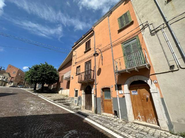 Palazzo / Stabile in vendita a Campodipietra CB