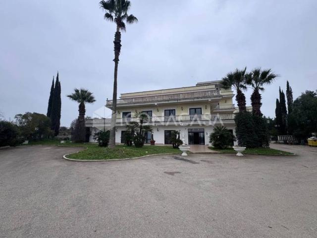 Palazzo / Stabile in vendita a Canosa di Puglia BT