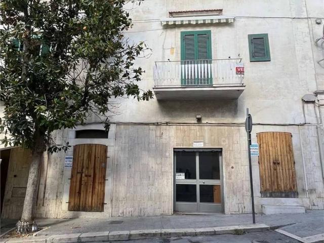 Palazzo / Stabile in vendita a Canosa di Puglia BT