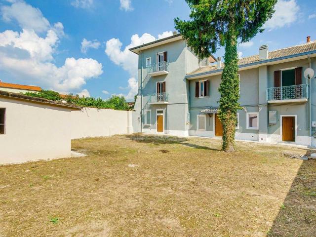 Palazzo / Stabile in vendita a Canegrate MI