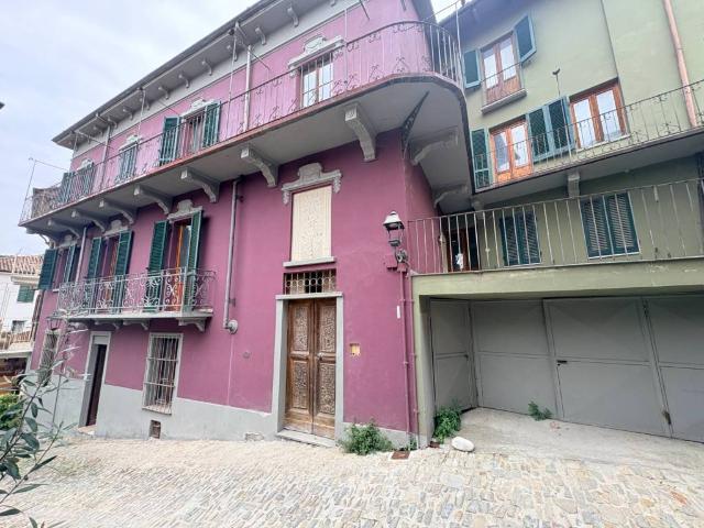 Palazzo / Stabile in vendita a Canelli AT