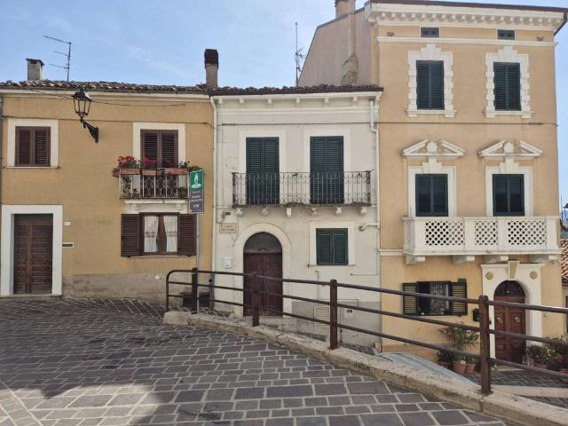 Palazzo / Stabile in vendita a Casoli CH