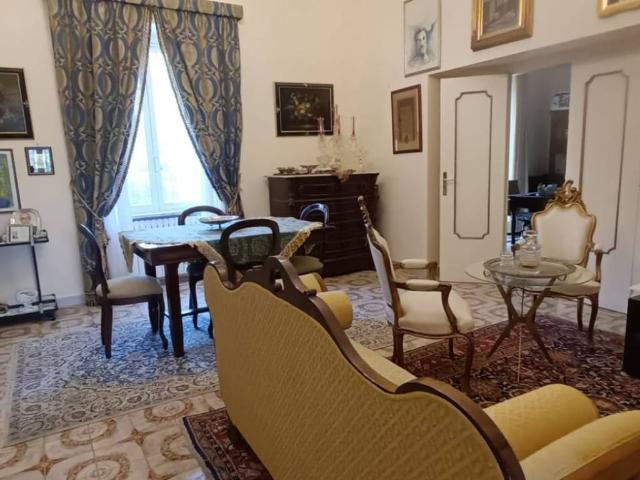 Palazzo / Stabile in vendita a Caserta CE