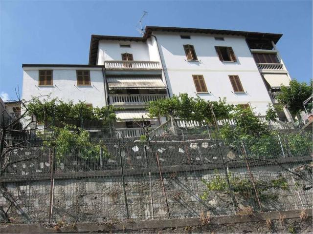 Palazzo / Stabile in vendita a Caslino d'Erba CO