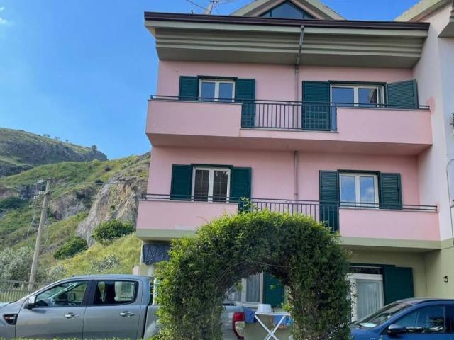 Palazzo / Stabile in vendita a Cassano all'Ionio CS