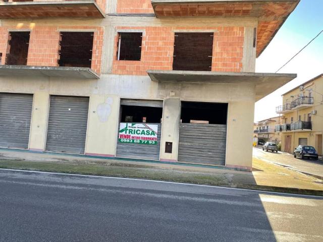 Palazzo / Stabile in vendita a Cassano all'Ionio CS
