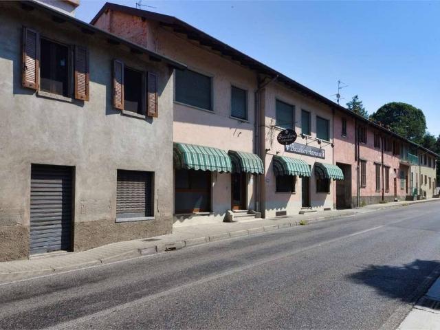 Palazzo / Stabile in vendita a Cassina Rizzardi CO