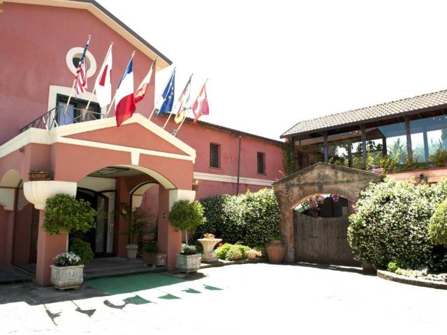 Palazzo / Stabile in vendita a Castelnuovo Cilento SA