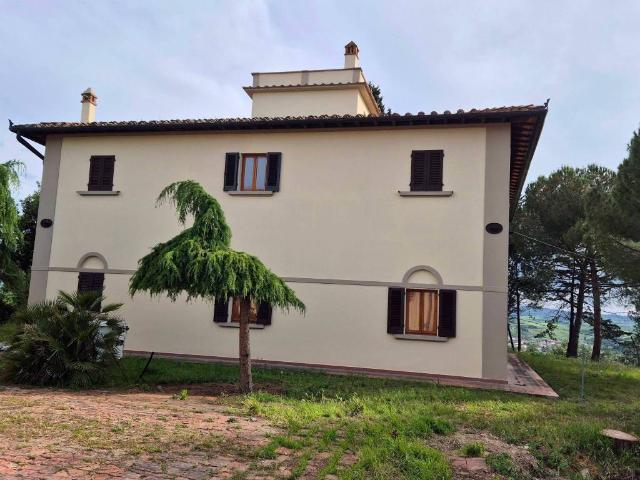 Palazzo / Stabile in vendita a Castelfiorentino FI