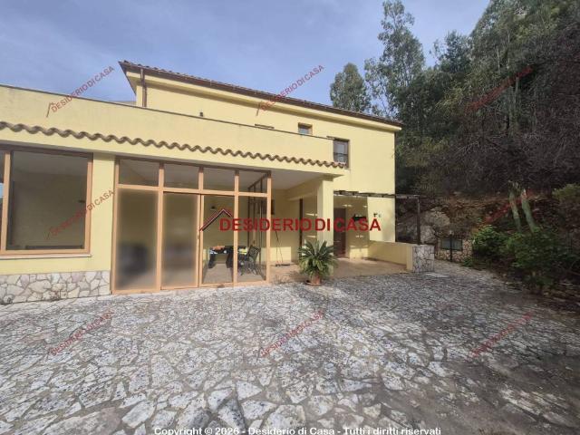 Palazzo / Stabile in vendita a Castellammare del Golfo TP