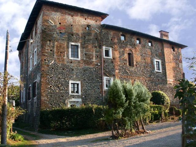 Palazzo / Stabile in vendita a Castelletto Cervo BI