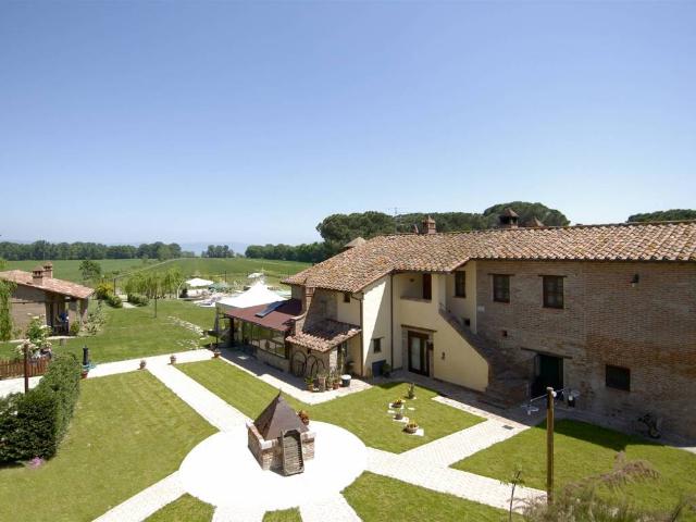 Palazzo / Stabile in vendita a Castiglione del Lago PG