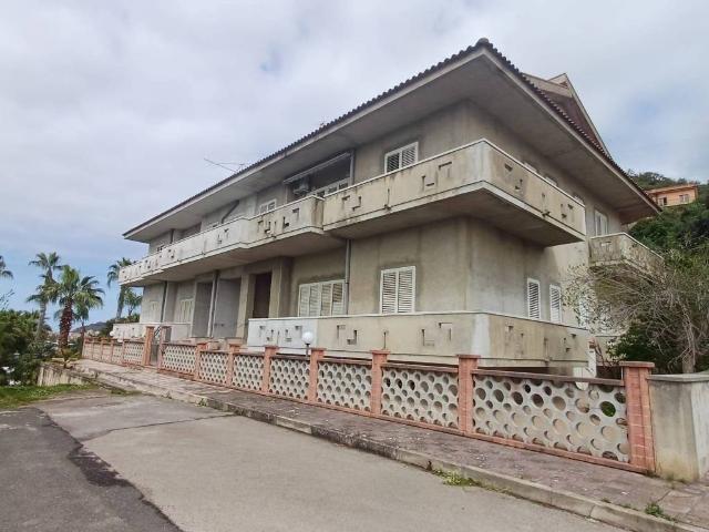 Palazzo / Stabile in vendita a Capo d'Orlando ME