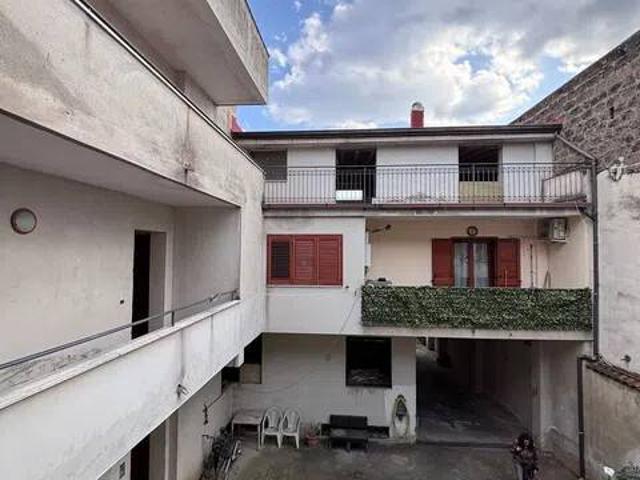 Palazzo / Stabile in vendita a Capodrise CE