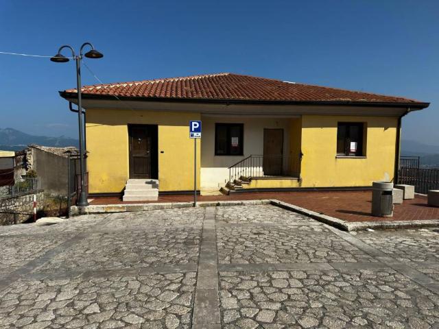 Palazzo / Stabile in vendita a Capriglia Irpina AV