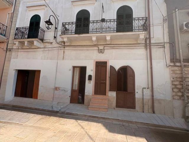 Palazzo / Stabile in vendita a Carosino TA