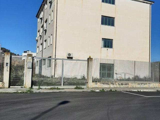 Palazzo / Stabile in vendita a Caraffa di Catanzaro CZ