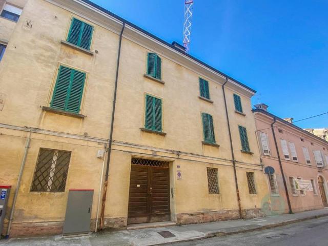 Palazzo / Stabile in vendita a Carpi MO
