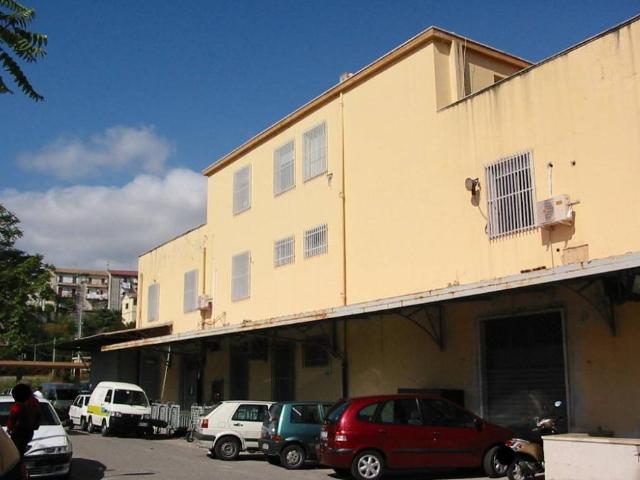 Palazzo / Stabile in vendita a Catanzaro CZ