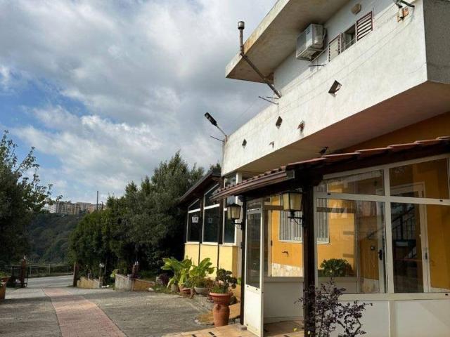 Palazzo / Stabile in vendita a Catanzaro CZ