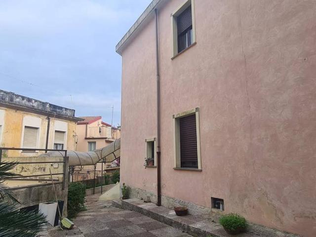 Palazzo / Stabile in vendita a Catanzaro CZ