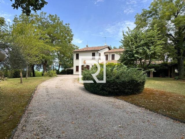 Palazzo / Stabile in vendita a Cesena FC