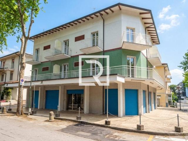 Palazzo / Stabile in vendita a Cesenatico FC