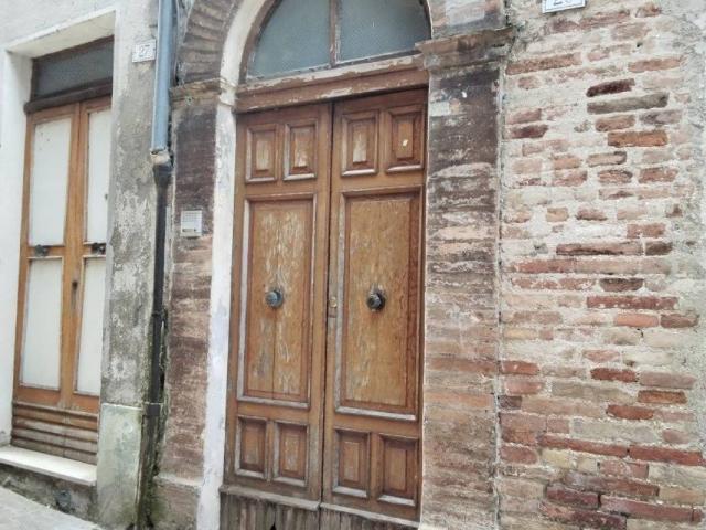 Palazzo / Stabile in vendita a Cerreto d'Esi AN