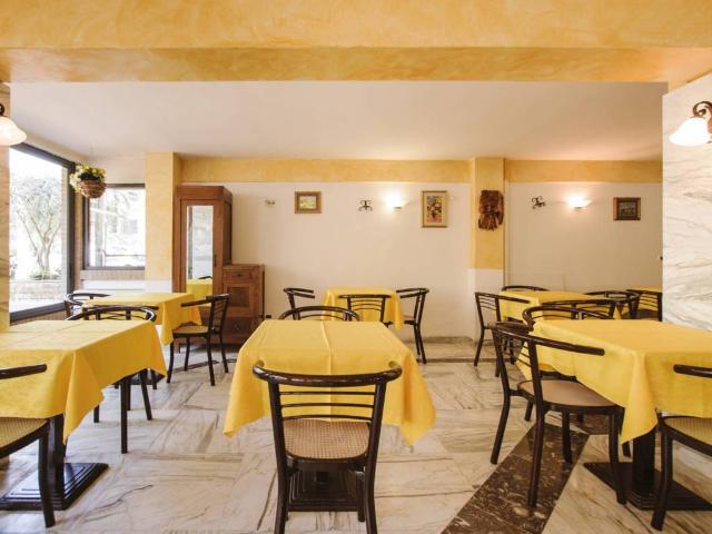 Palazzo / Stabile in vendita a Cervia RA