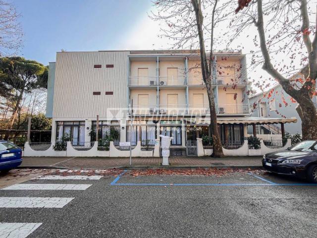 Palazzo / Stabile in vendita a Cervia RA