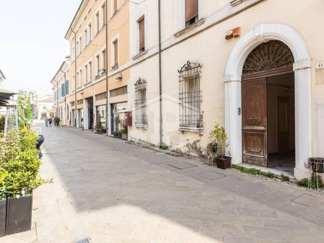 Palazzo / Stabile in vendita a Cervia RA
