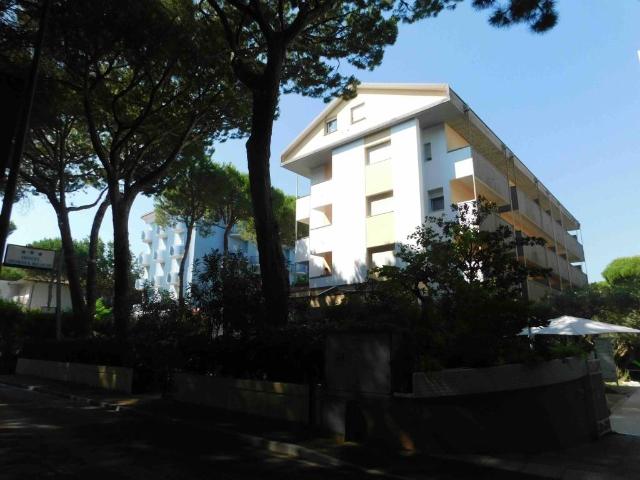 Palazzo / Stabile in vendita a Cervia RA