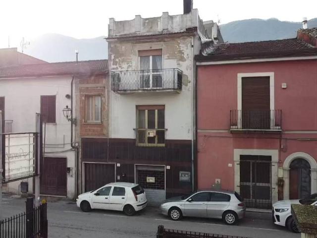 Palazzo / Stabile in vendita a Cervinara AV