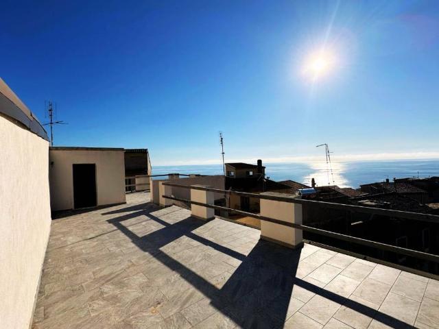 Palazzo / Stabile in vendita a Cetraro CS