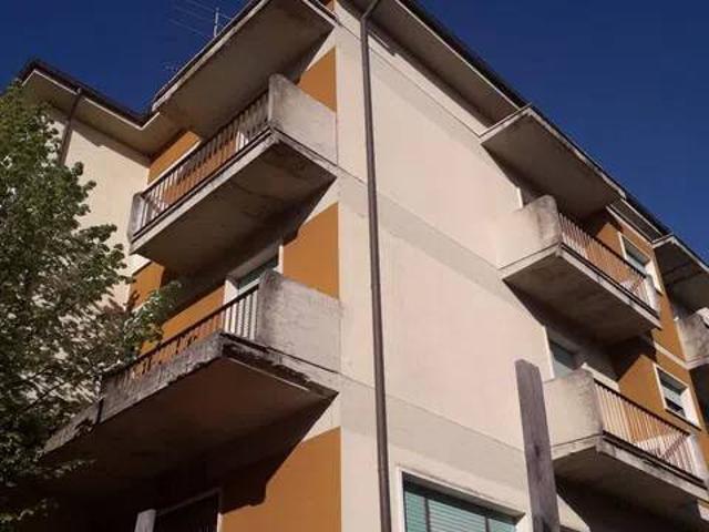 Palazzo / Stabile in vendita a Chianciano Terme SI