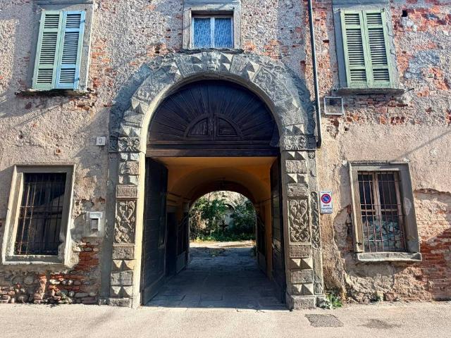 Palazzo / Stabile in vendita a Chiari BS