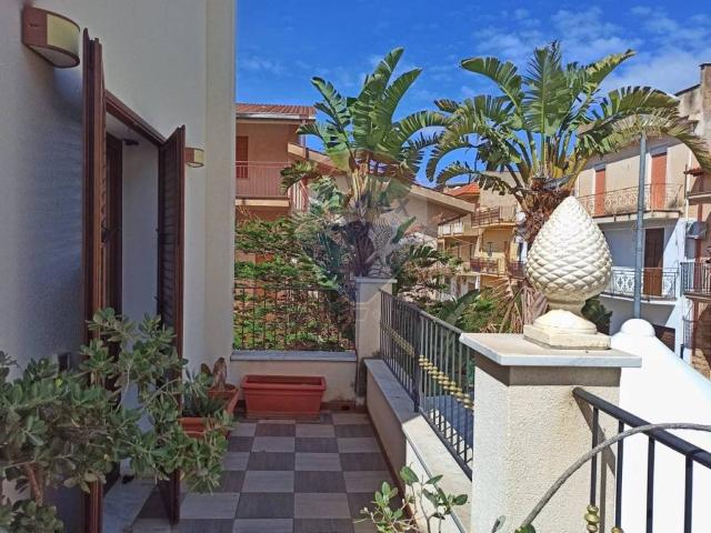 Palazzo / Stabile in vendita a Cinisi PA