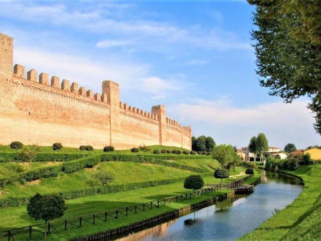 Palazzo / Stabile in vendita a Cittadella PD