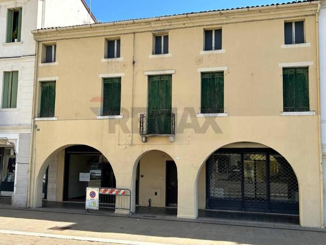 Palazzo / Stabile in vendita a Cittadella PD