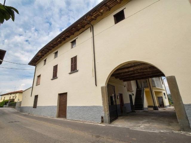 Palazzo / Stabile in vendita a Cividate al Piano BG