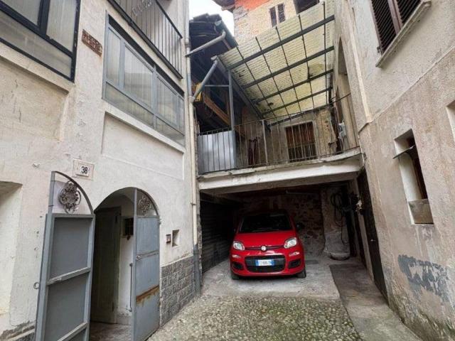 Palazzo / Stabile in vendita a Coggiola BI