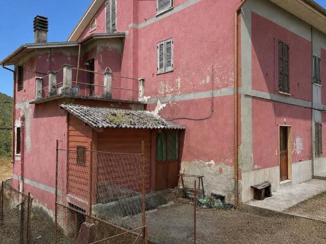 Palazzo / Stabile in vendita a Concerviano RI