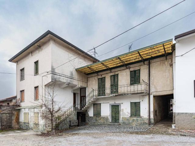 Palazzo / Stabile in vendita a Costa Masnaga LC