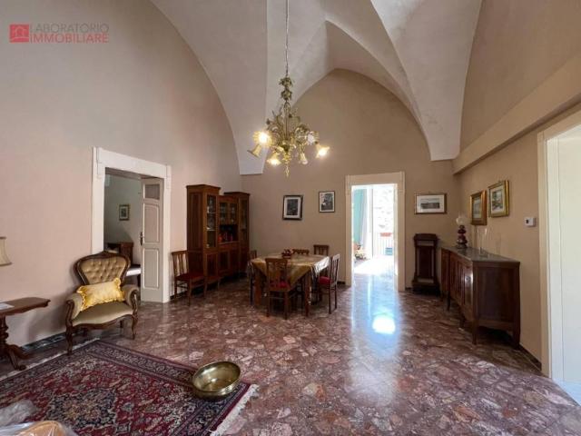 Palazzo / Stabile in vendita a Copertino LE