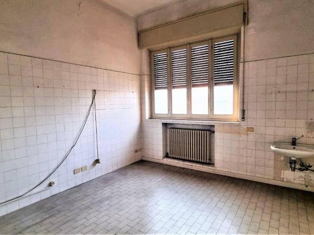Palazzo / Stabile in vendita a Crema CR