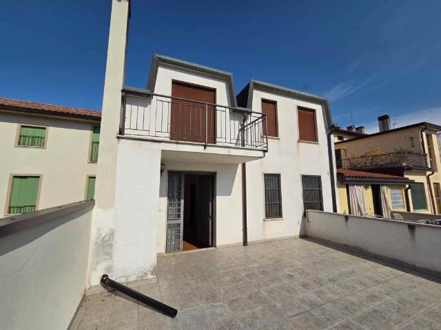 Palazzo / Stabile in vendita a Dueville VI